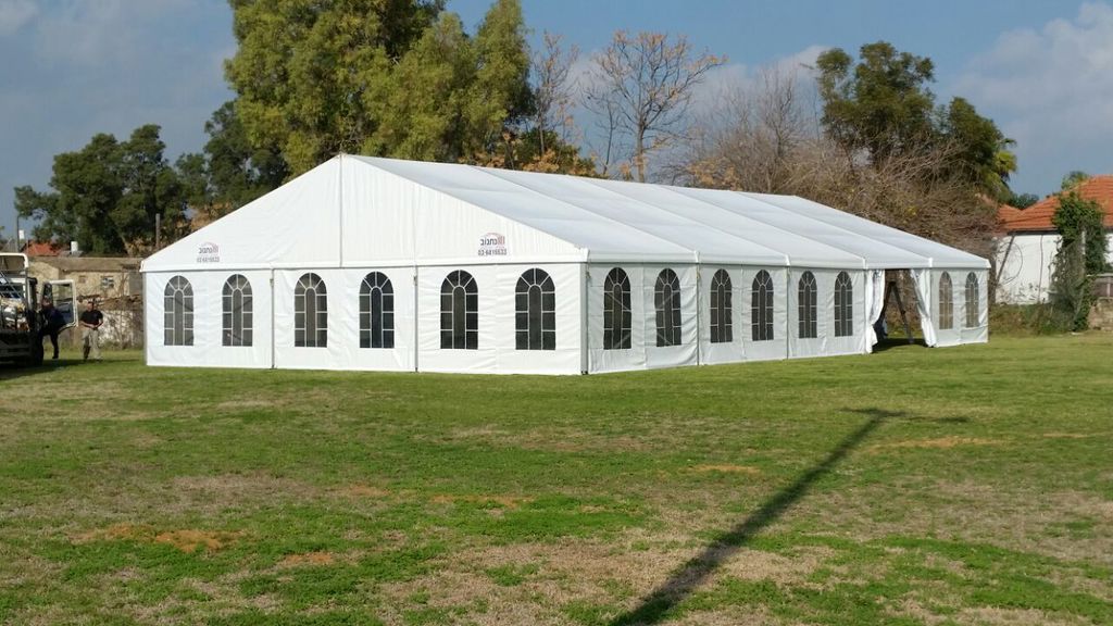 אוהל גדול לאחסון עם חלונות - נתנוב אוהלים